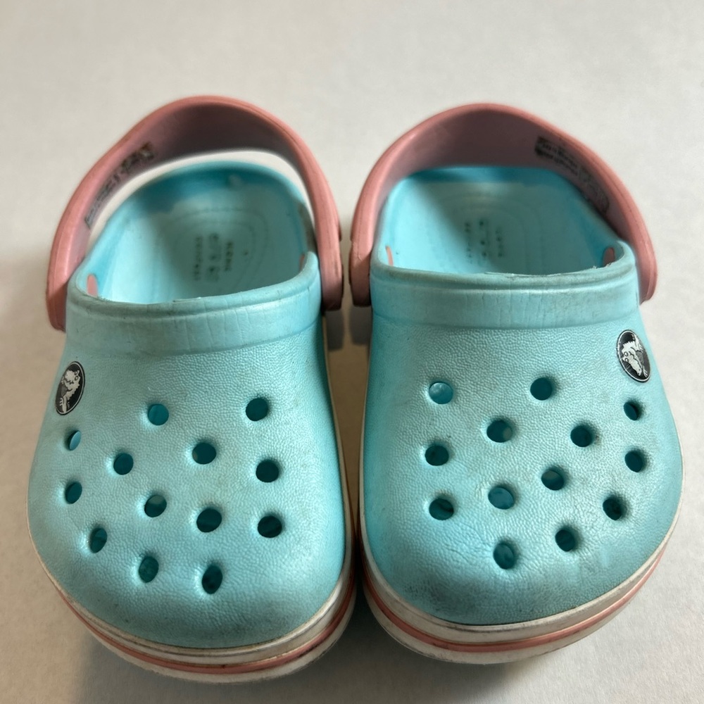 Blue and Link Toddler Size 4 Crocs